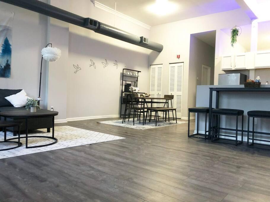 شقة Downtown Cleveland -Modern First Floor Unit المظهر الخارجي الصورة