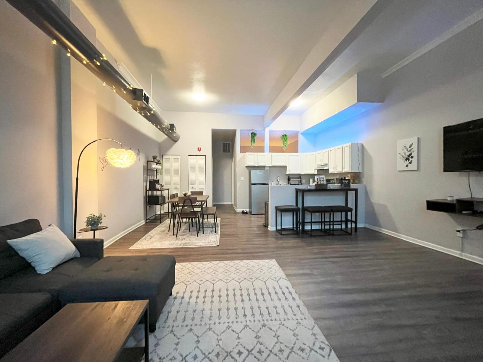 شقة Downtown Cleveland -Modern First Floor Unit المظهر الخارجي الصورة